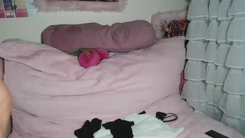 MissCrystal online show from 12/04/25, 02:43