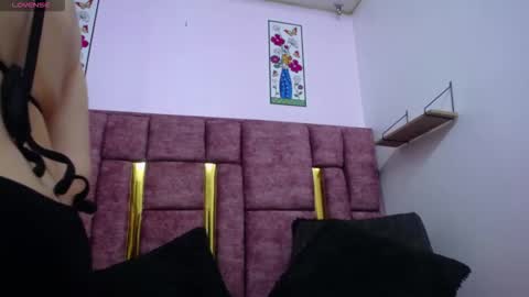 Snapshot of crystaltemptress chatting on 01/06/26, 07:39 ASHLEY online show from 01/06/26, 07:39