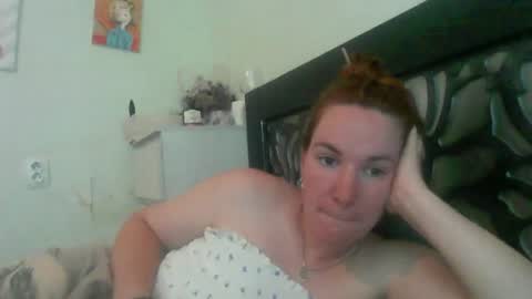 Snapshot of crystalvelvet chatting on 06/10/26, 01:54 crystalvelvet online show from 06/10/26, 01:54