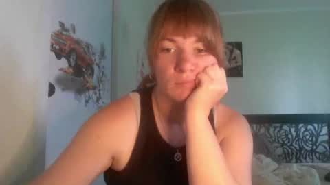 Snapshot of crystalvelvet chatting on 07/09/26, 07:45 crystalvelvet online show from 07/09/26, 07:45