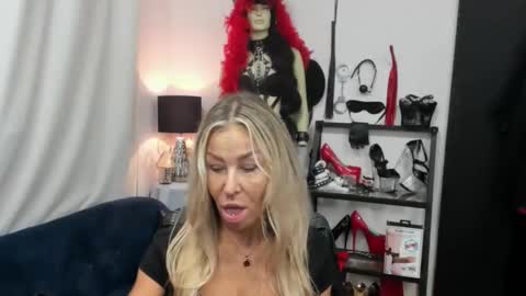 CrystalHotty online show from 09/17/25, 04:25