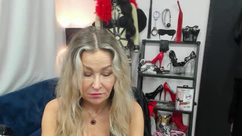 CrystalHotty online show from 11/13/25, 06:12