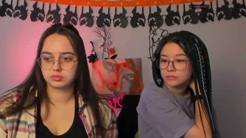 Snapshot of crysten878 chatting on 10/31/25, 09:32 crysten878 online show from 10/31/25, 09:32