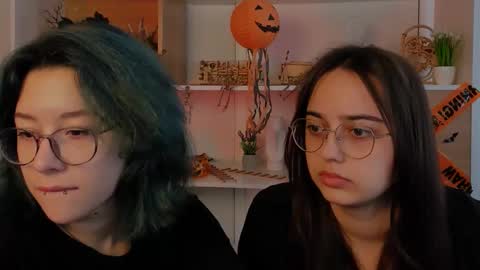 Snapshot of crysten878 chatting on 11/01/25, 09:22 crysten878 online show from 11/01/25, 09:22