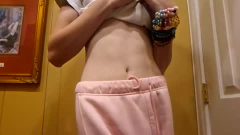 cuddleavenue online show from 09/20/25, 03:18