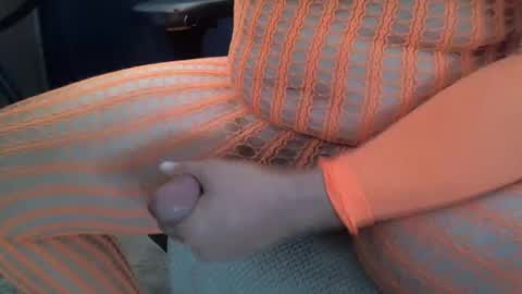 Snapshot of cuddlebeardeluxe chatting on 10/29/25, 03:03 cuddlebeardeluxe online show from 10/29/25, 03:03