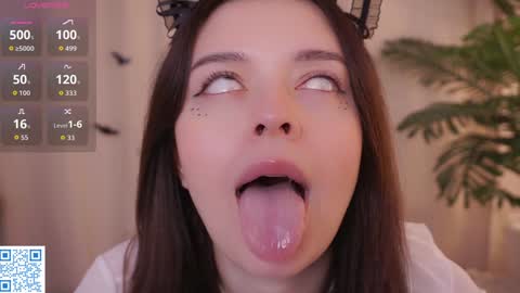 Ellie online show from 10/25/25, 03:29