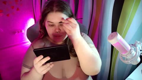 Snapshot of cuddleemily chatting on 02/15/26, 05:53 CuddleEmily online show from 02/15/26, 05:53