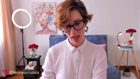 Snapshot of cuddlingbunnny chatting on 10/05/25, 03:54 Leonela online show from 10/05/25, 03:54