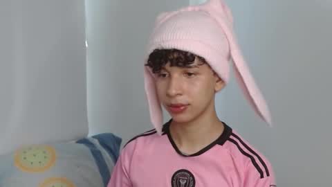 Cuddly online show from 12/04/24, 07:34