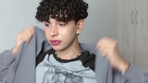 Cuddly online show from 03/06/25, 05:43