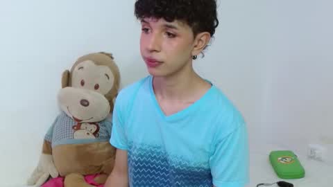 Cuddly online show from 12/14/25, 07:47