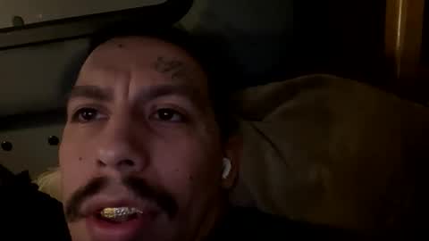 Snapshot of cuete2100 chatting on 11/30/25, 06:17 cuete2100 online show from 11/30/25, 06:17