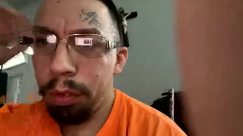 Snapshot of cuete2100 chatting on 12/14/25, 04:34 cuete2100 online show from 12/14/25, 04:34