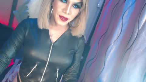Snapshot of cum_4youbaby chatting on 07/17/26, 10:11 CUMMELA SLUTI online show from 07/17/26, 10:11