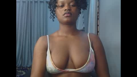 Snapshot of cum_ebony_petitxx chatting on 05/06/26, 07:35 cath online show from 05/06/26, 07:35