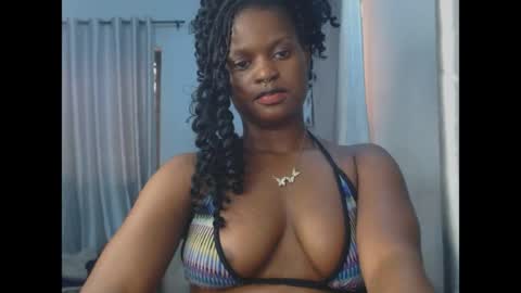 Snapshot of cum_ebony_petitxx chatting on 05/11/26, 02:45 cath online show from 05/11/26, 02:45