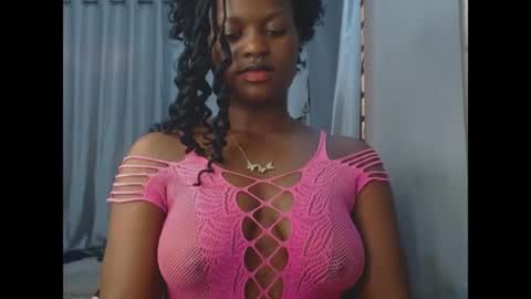 Snapshot of cum_ebony_petitxx chatting on 05/12/26, 06:32 cath online show from 05/12/26, 06:32