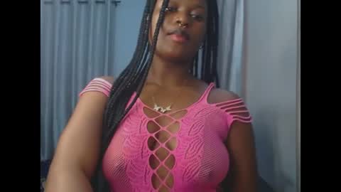 Snapshot of cum_ebony_petitxx chatting on 05/13/26, 06:55 cath online show from 05/13/26, 06:55