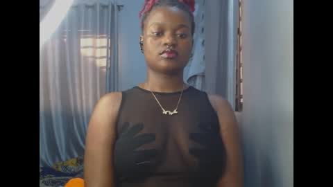 Snapshot of cum_ebony_petitxx chatting on 05/23/26, 06:51 cath online show from 05/23/26, 06:51