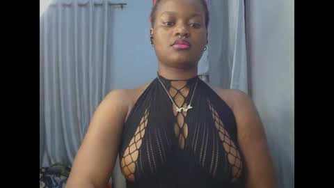 Snapshot of cum_ebony_petitxx chatting on 05/25/26, 06:30 cath online show from 05/25/26, 06:30