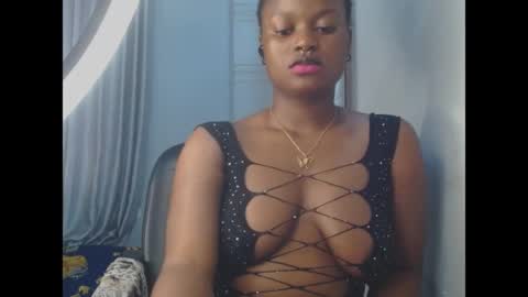 Snapshot of cum_ebony_petitxx chatting on 06/04/26, 07:03 cath online show from 06/04/26, 07:03