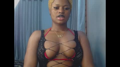 Snapshot of cum_ebony_petitxx chatting on 06/13/26, 06:55 cath online show from 06/13/26, 06:55