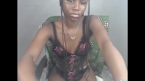 sophie online show from 10/03/25, 08:22