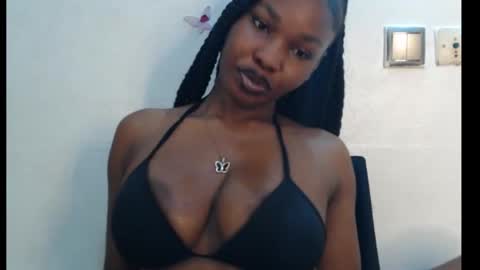 Snapshot of cum_ebony_xxxpetit chatting on 03/26/26, 02:17 Teeha online show from 03/26/26, 02:17