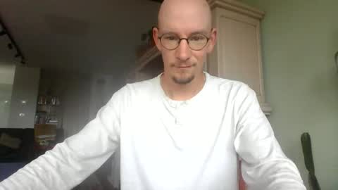 Snapshot of cum_swallow_bi chatting on 05/14/26, 08:43 cum_swallow_bi online show from 05/14/26, 08:43