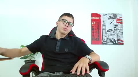 Snapshot of cumandres chatting on 09/11/25, 02:28 cumandres online show from 09/11/25, 02:28