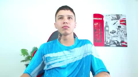 Snapshot of cumandres chatting on 12/16/25, 02:44 cumandres online show from 12/16/25, 02:44