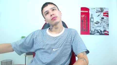 Snapshot of cumandres chatting on 12/20/25, 02:35 cumandres online show from 12/20/25, 02:35