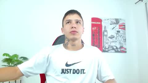 Snapshot of cumandres chatting on 01/06/26, 02:54 cumandres online show from 01/06/26, 02:54