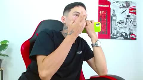 Snapshot of cumandres chatting on 02/18/26, 03:19 cumandres online show from 02/18/26, 03:19