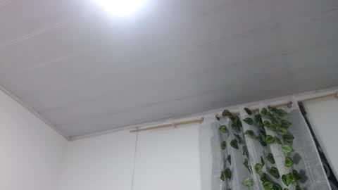Snapshot of cumb0y_squirtgirl chatting on 12/22/25, 10:34 Pablo and emma online show from 12/22/25, 10:34