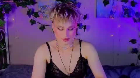 Snapshot of cumboydoll chatting on 07/02/26, 09:10 Ellio online show from 07/02/26, 09:10