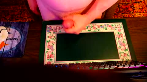 Snapshot of cumforme1988 chatting on 01/08/26, 06:16 cumforme1988 online show from 01/08/26, 06:16