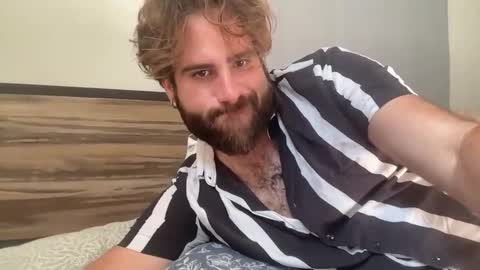 Snapshot of cumjoe168016623058 chatting on 05/11/26, 04:04 cumjoe168016623058 online show from 05/11/26, 04:04