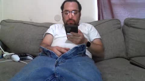 Snapshot of cummachine2022 chatting on 04/21/26, 12:01 cummachine2022 online show from 04/21/26, 12:01