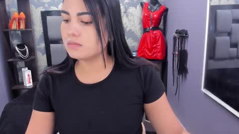 Snapshot of cumming_tiffani chatting on 09/18/25, 12:18 cumming tiffani online show from 09/18/25, 12:18