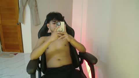 Snapshot of cummingyu chatting on 12/18/24, 12:07 cummingyu online show from 12/18/24, 12:07