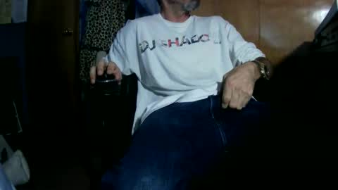 Snapshot of cumonmeplease6 chatting on 02/25/26, 06:12 cumonmeplease6 online show from 02/25/26, 06:12