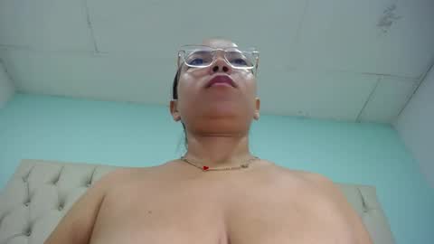 Snapshot of cumontitsxxx chatting on 04/24/26, 11:23 Cumontitsxxx online show from 04/24/26, 11:23