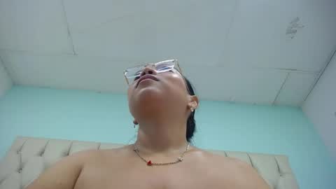 Snapshot of cumontitsxxx chatting on 05/06/26, 12:43 Cumontitsxxx online show from 05/06/26, 12:43