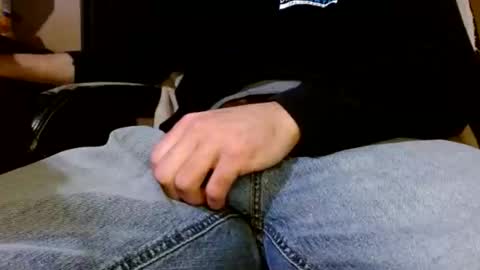 Snapshot of cumshard35 chatting on 12/01/25, 06:57 cumshard35 online show from 12/01/25, 06:57