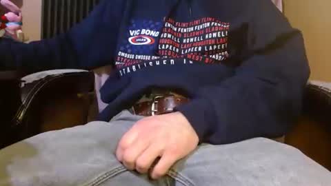 Snapshot of cumshard35 chatting on 12/18/25, 10:05 cumshard35 online show from 12/18/25, 10:05