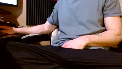 Snapshot of cumshard35 chatting on 03/02/26, 02:14 cumshard35 online show from 03/02/26, 02:14