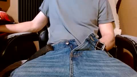 Snapshot of cumshard35 chatting on 04/03/26, 04:21 cumshard35 online show from 04/03/26, 04:21