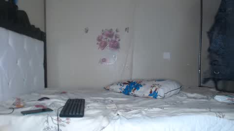 Shiiro online show from 09/08/25, 04:39